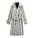 Klassischer doppelreihiger Trenchcoat