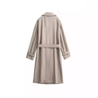 Klassischer doppelreihiger Trenchcoat