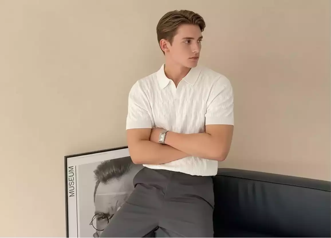 Gestricktes Kurzarm-Poloshirt